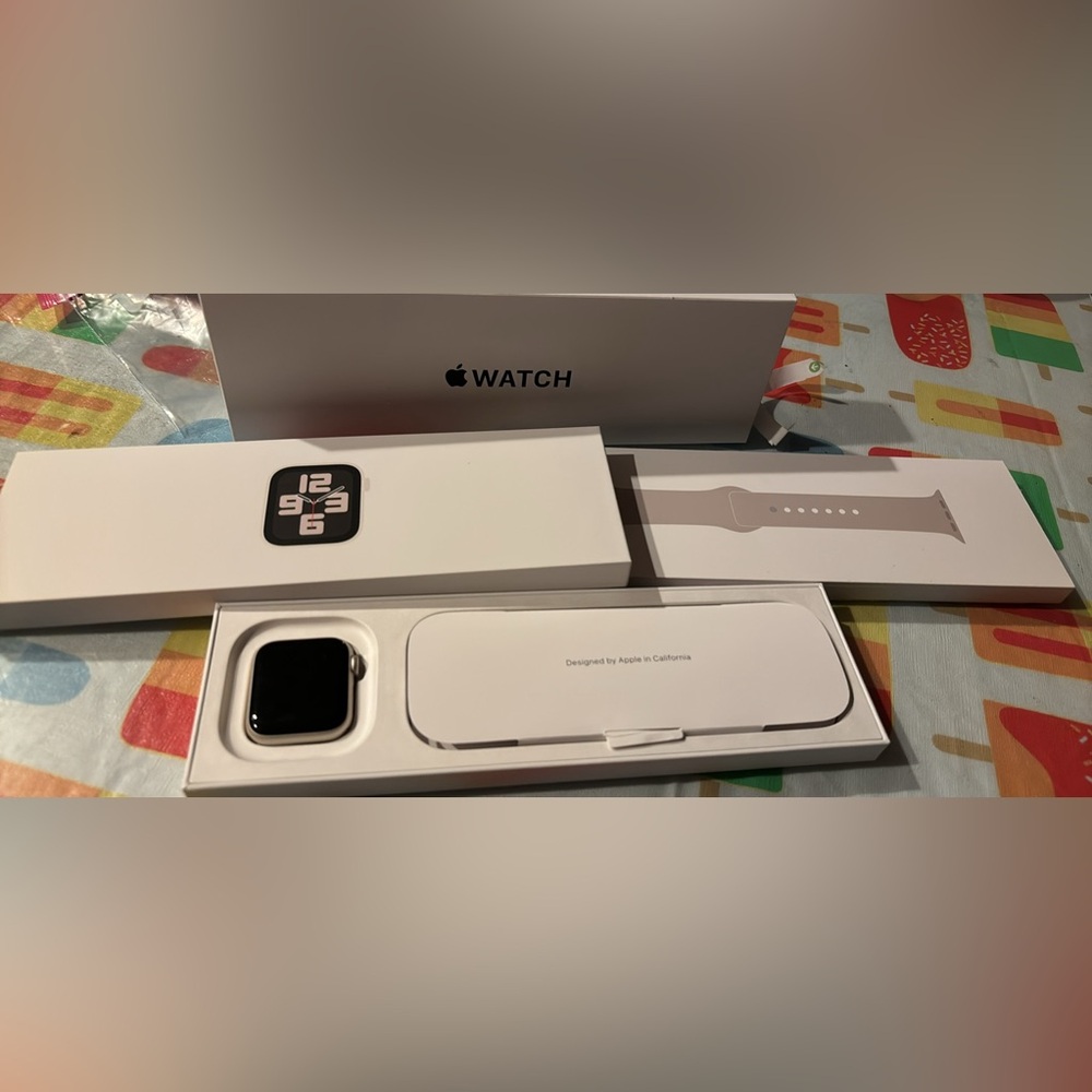 Apple Watch SE starlight